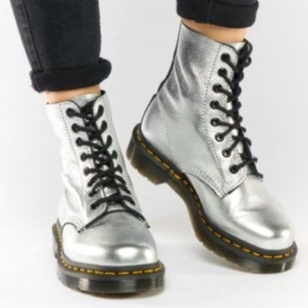 Dr. Martens 1460 Pascal Lace Up Lug Combat Boots in Metallic Silver Rare 6